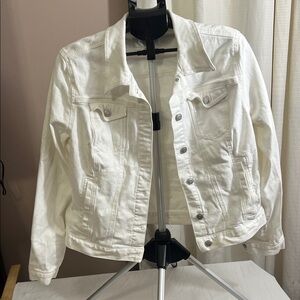 Time and Tru Women's Bright White Denim Jacket